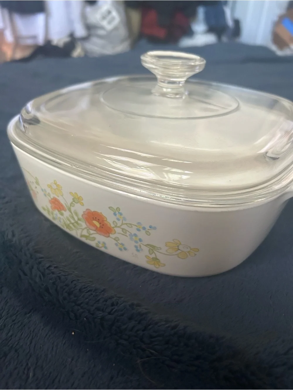 Vintage  Corningware poppy pattern with lid 2liter